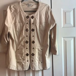 Cream colored 3/4 sleeve jacket